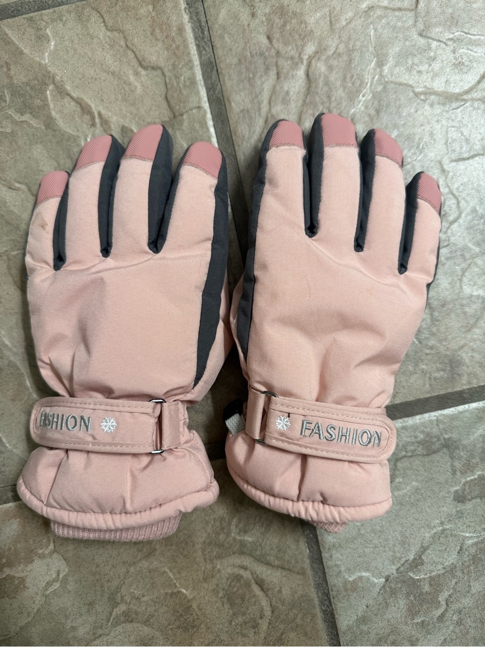 Women’s Heavy Duty Pink Winter Gloves with Adjustable Strap